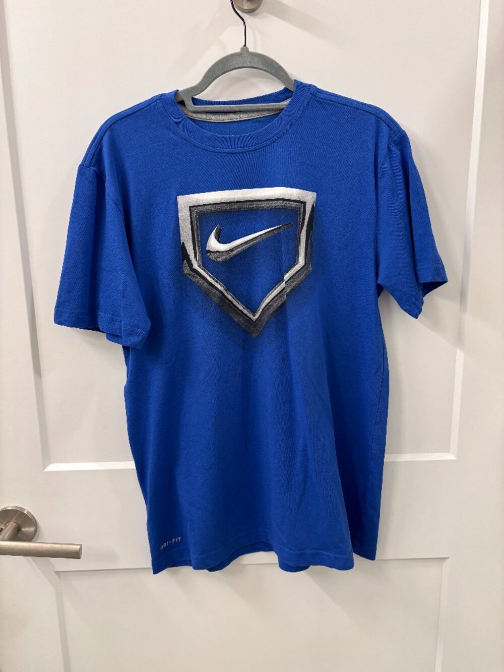 Nike Dri-FIT Men’s Baseball Graphic T-Shirt – Size Medium